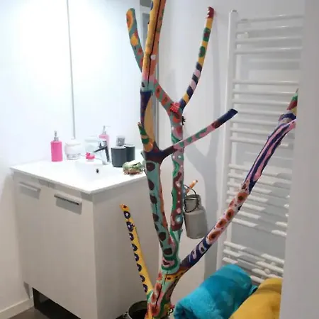 Alloggio in famiglia Variations